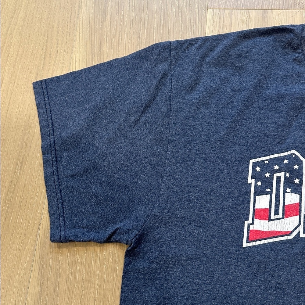 University of Georgia Dawgs American Flag Tshirt Men’s Size Large Americana USA - Picture 3 of 6